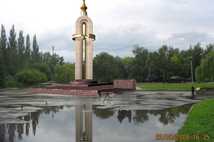 Часовня-памятник на площади Славы